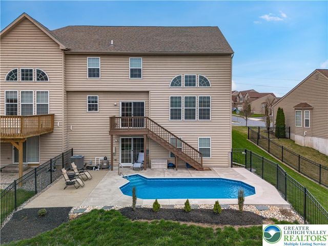 9628 Crescent Lane, Upper Macungie Twp, PA 18031