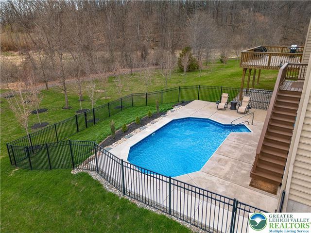 9628 Crescent Lane, Upper Macungie Twp, PA 18031