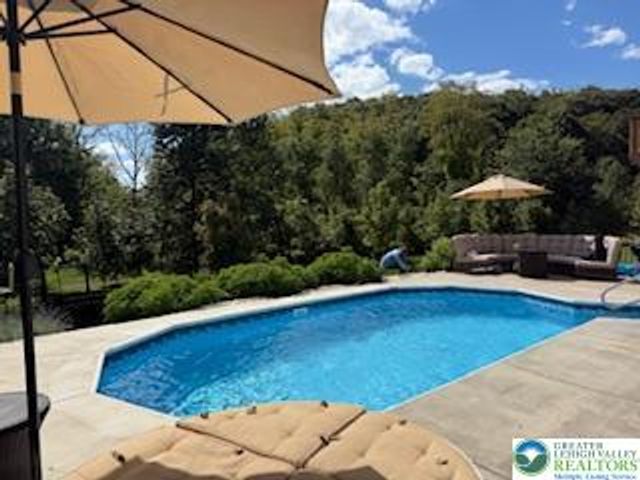 9628 Crescent Lane, Upper Macungie Twp, PA 18031