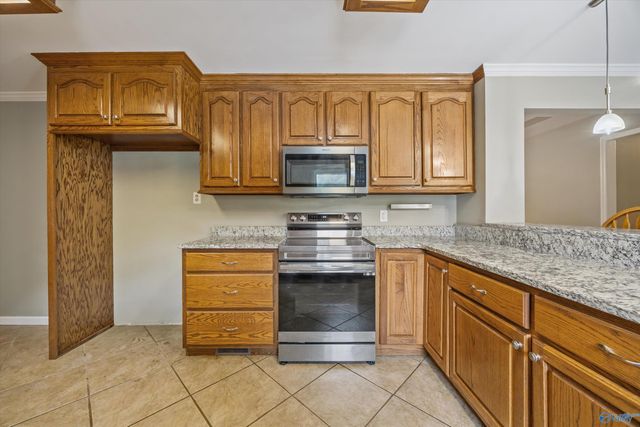 145 Butch Cash Road, Hazel Green, AL 35750