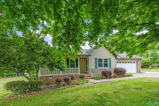 145 Butch Cash Road, Hazel Green, AL 35750