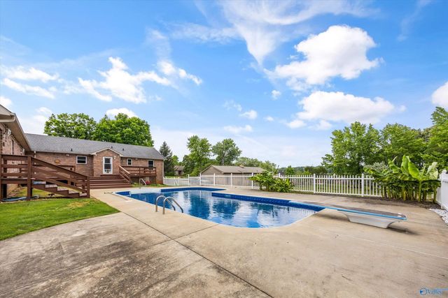 145 Butch Cash Road, Hazel Green, AL 35750