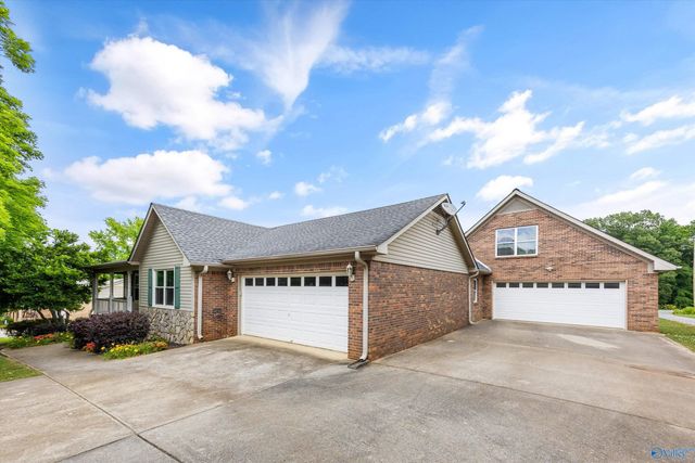 145 Butch Cash Road, Hazel Green, AL 35750
