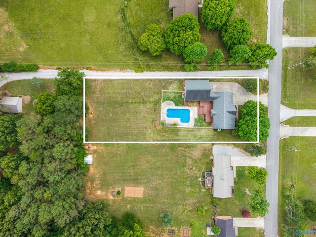145 Butch Cash Road, Hazel Green, AL 35750
