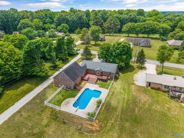 145 Butch Cash Road, Hazel Green, AL 35750