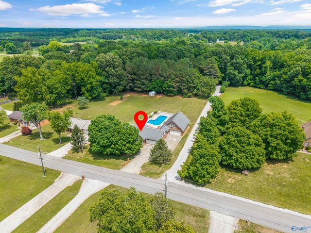 145 Butch Cash Road, Hazel Green, AL 35750