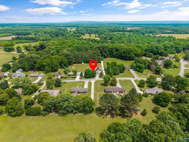 145 Butch Cash Road, Hazel Green, AL 35750