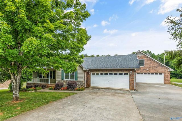 145 Butch Cash Road, Hazel Green, AL 35750