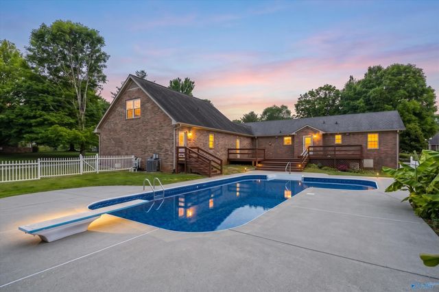145 Butch Cash Road, Hazel Green, AL 35750