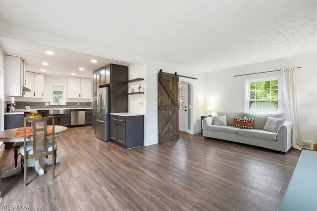7749 State Route 43, Kent, OH 44240