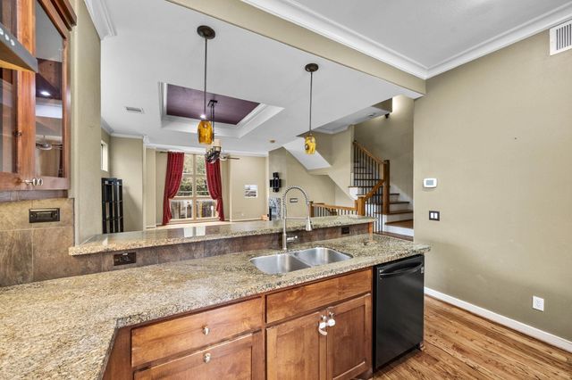 510 Jackson Hill Street, Houston, TX 77007