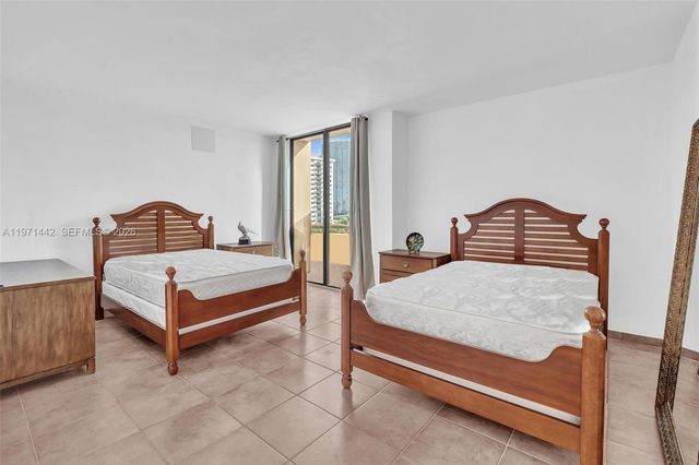 19355 Turnberry Way 3J, Aventura, FL 33180