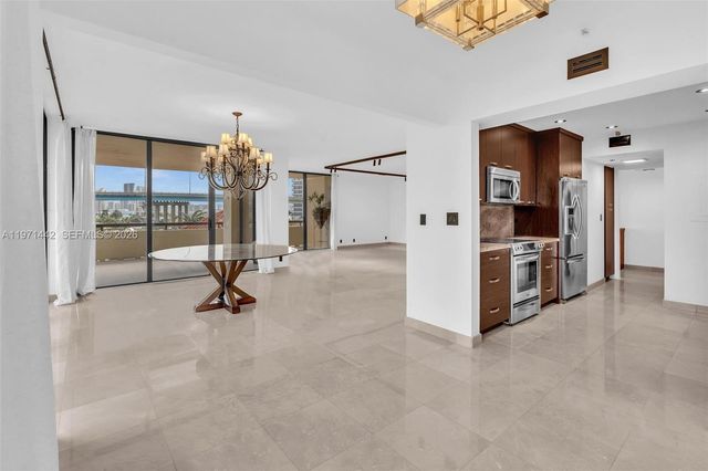 19355 Turnberry Way 3J, Aventura, FL 33180