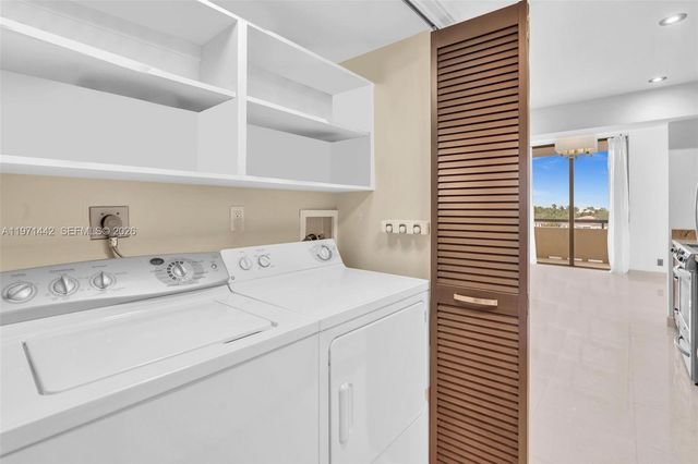 19355 Turnberry Way 3J, Aventura, FL 33180