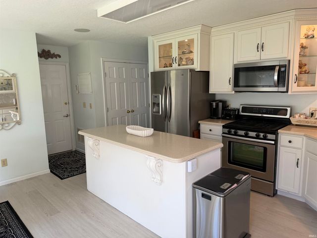 8006 Grayfield Court, Fort Wayne, IN 46825