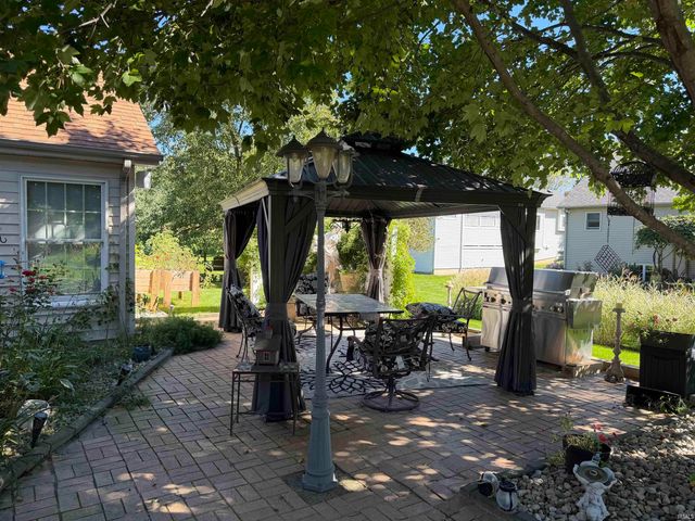 8006 Grayfield Court, Fort Wayne, IN 46825