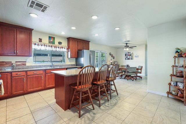 17579 Parkcliffe Lane, Friant, CA 93626