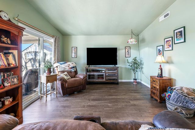 17579 Parkcliffe Lane, Friant, CA 93626