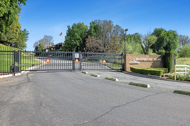 17579 Parkcliffe Lane, Friant, CA 93626