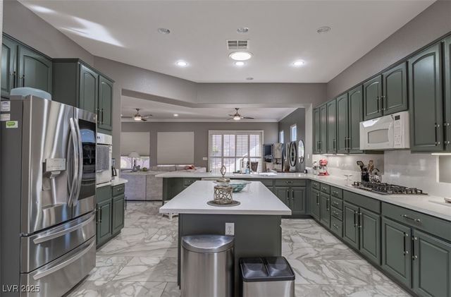 2631 Savannah Springs Avenue, Henderson, NV 89052