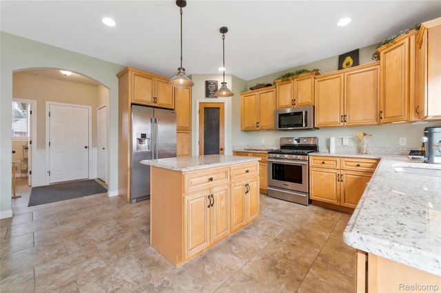 50692 Pinnacle Woods Lane, Macomb Township, MI 48042