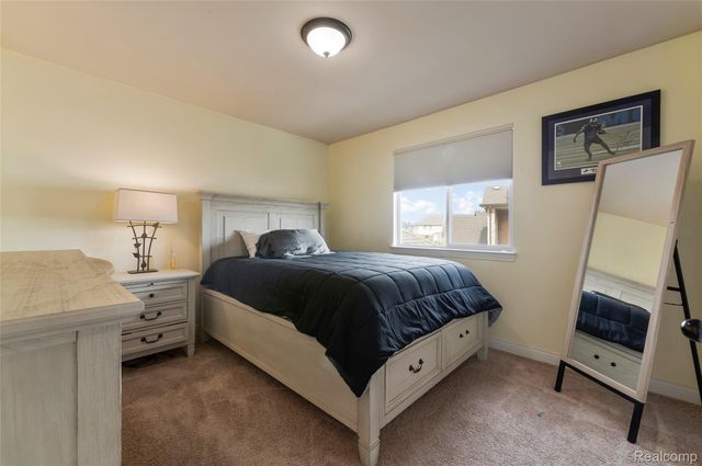 50692 Pinnacle Woods Lane, Macomb Township, MI 48042