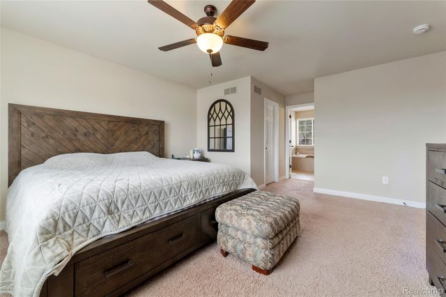 50692 Pinnacle Woods Lane, Macomb Township, MI 48042