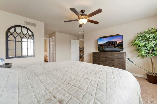 50692 Pinnacle Woods Lane, Macomb Township, MI 48042