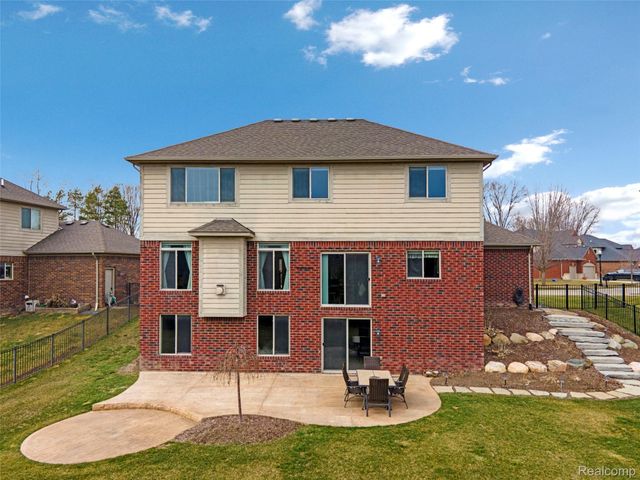 50692 Pinnacle Woods Lane, Macomb Township, MI 48042