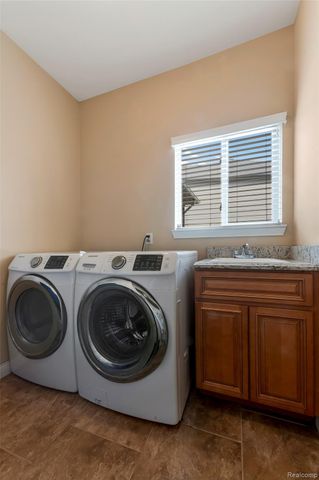 50692 Pinnacle Woods Lane, Macomb Township, MI 48042