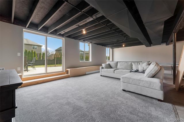 50692 Pinnacle Woods Lane, Macomb Township, MI 48042