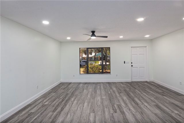 945 33rd Avenue SW, Vero Beach, FL 32968