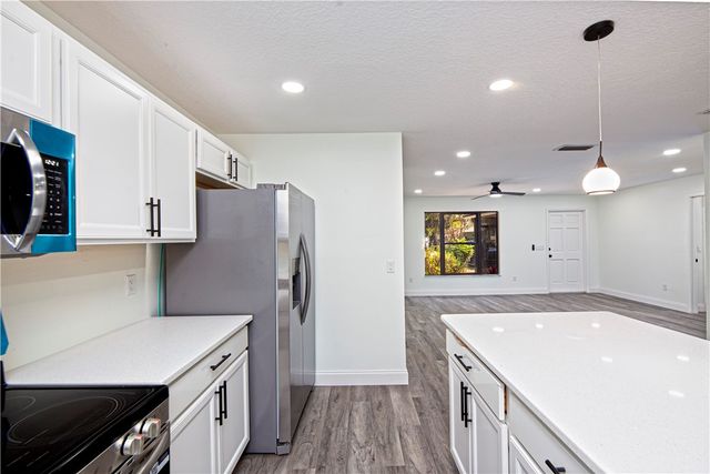 945 33rd Avenue SW, Vero Beach, FL 32968