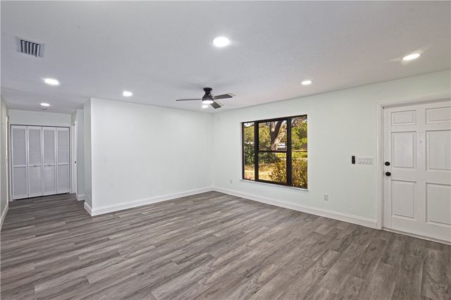 945 33rd Avenue SW, Vero Beach, FL 32968