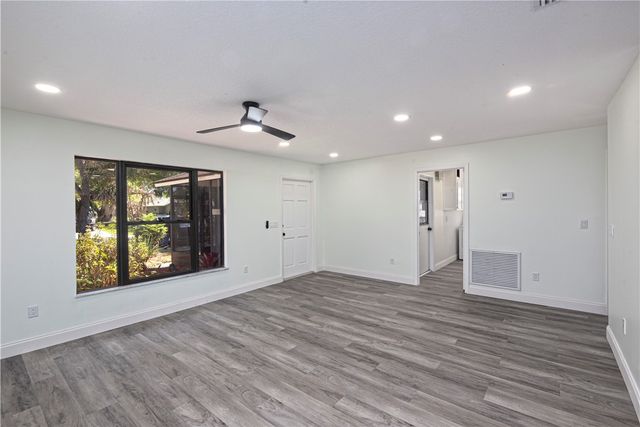 945 33rd Avenue SW, Vero Beach, FL 32968