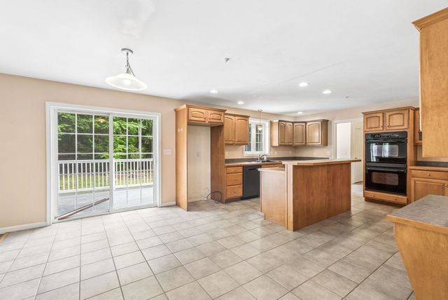 88 Crawford Road, Chester, NH 03036