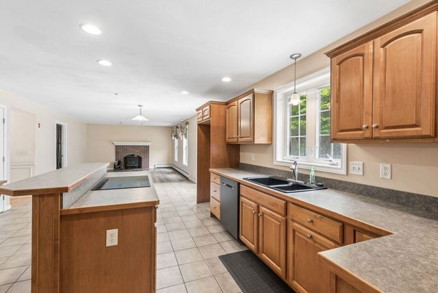 88 Crawford Road, Chester, NH 03036