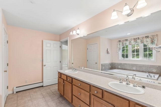 88 Crawford Road, Chester, NH 03036