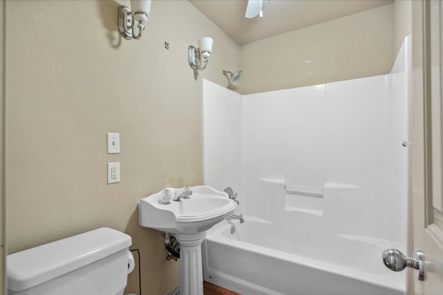 378 E Shore Drive, Wills Point, TX 75169