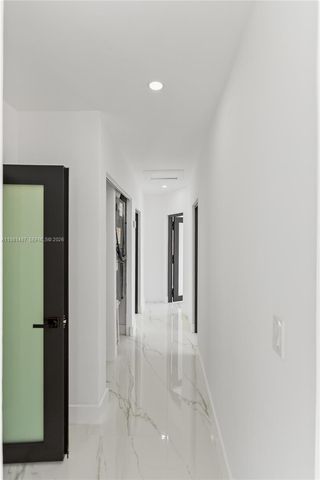 921 W 50th Pl, Hialeah, FL 33012