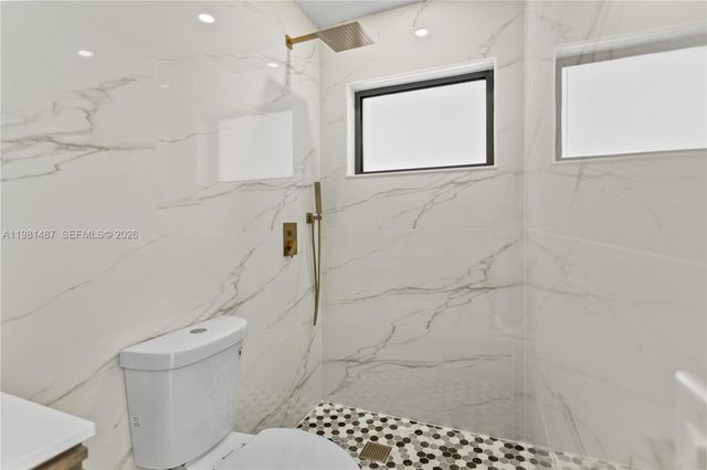 921 W 50th Pl, Hialeah, FL 33012