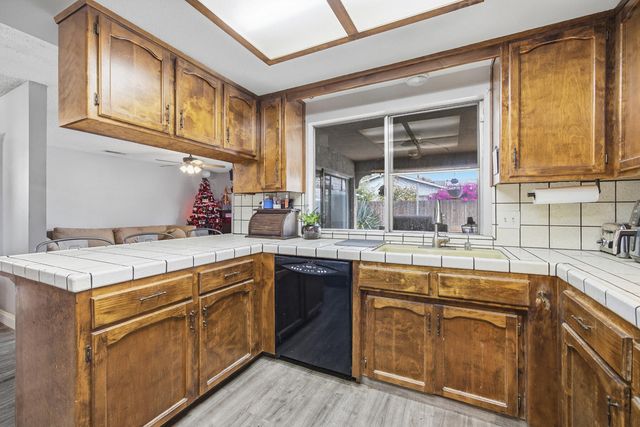 2030 S Woodland Street, Visalia, CA 93277