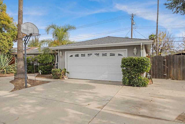 2030 S Woodland Street, Visalia, CA 93277