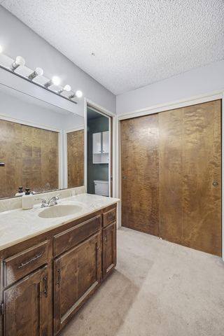 2030 S Woodland Street, Visalia, CA 93277