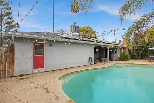 2030 S Woodland Street, Visalia, CA 93277