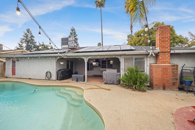 2030 S Woodland Street, Visalia, CA 93277