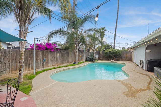 2030 S Woodland Street, Visalia, CA 93277