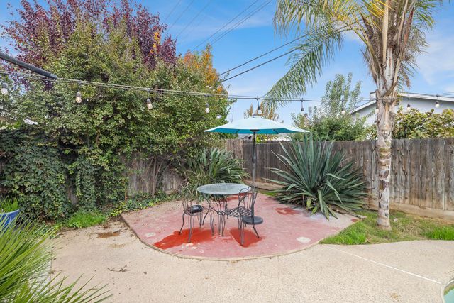 2030 S Woodland Street, Visalia, CA 93277