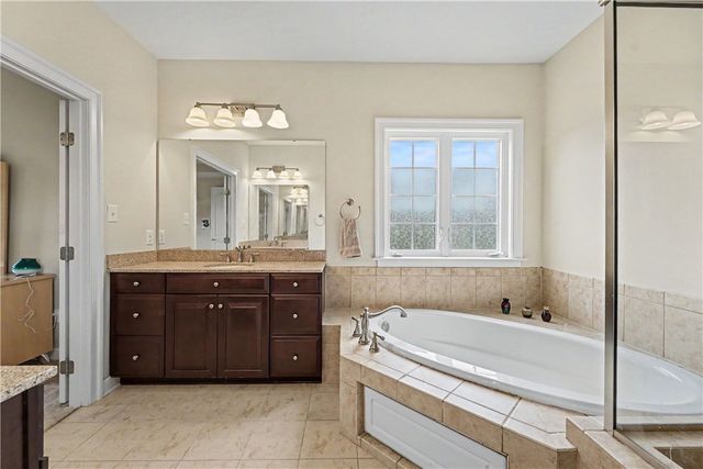 303 Connemara Ct, Pine Twp, PA 16046