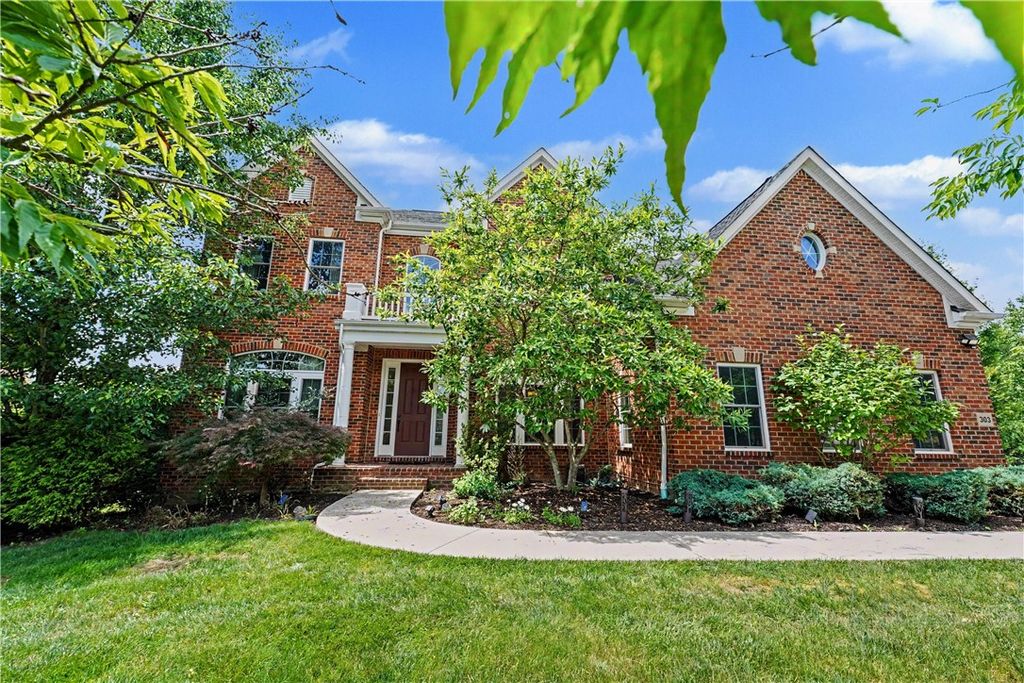 303 Connemara Ct, Pine Twp, PA 16046